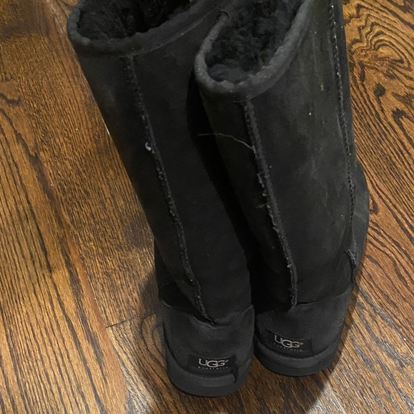 UGG Classic Black Boots - Picture 1 of 4